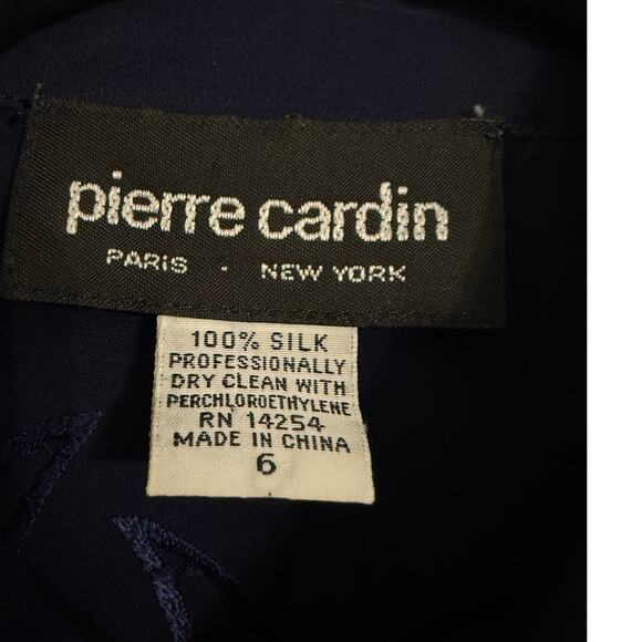Pierre Cardin Women's 6 Embroidered Floral 100% Silk Pintuck Button Navy Blouse - Picture 6 of 7